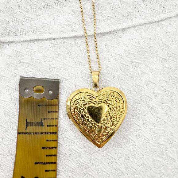 Heart Locket Necklace, Big Heart Locket, Vintage Locket Necklace Stainless Steel - Picture 6 of 6